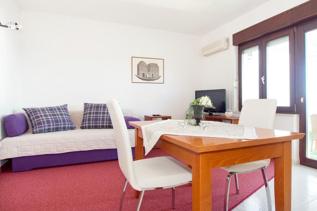 Beach Guesthouse Mediteran โปดสตรานา ห้อง รูปภาพ