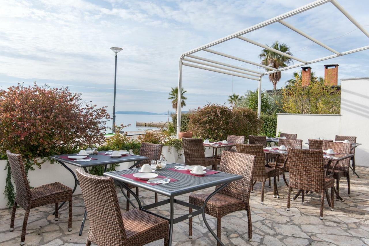 Beach Guesthouse Mediteran โปดสตรานา ภายนอก รูปภาพ