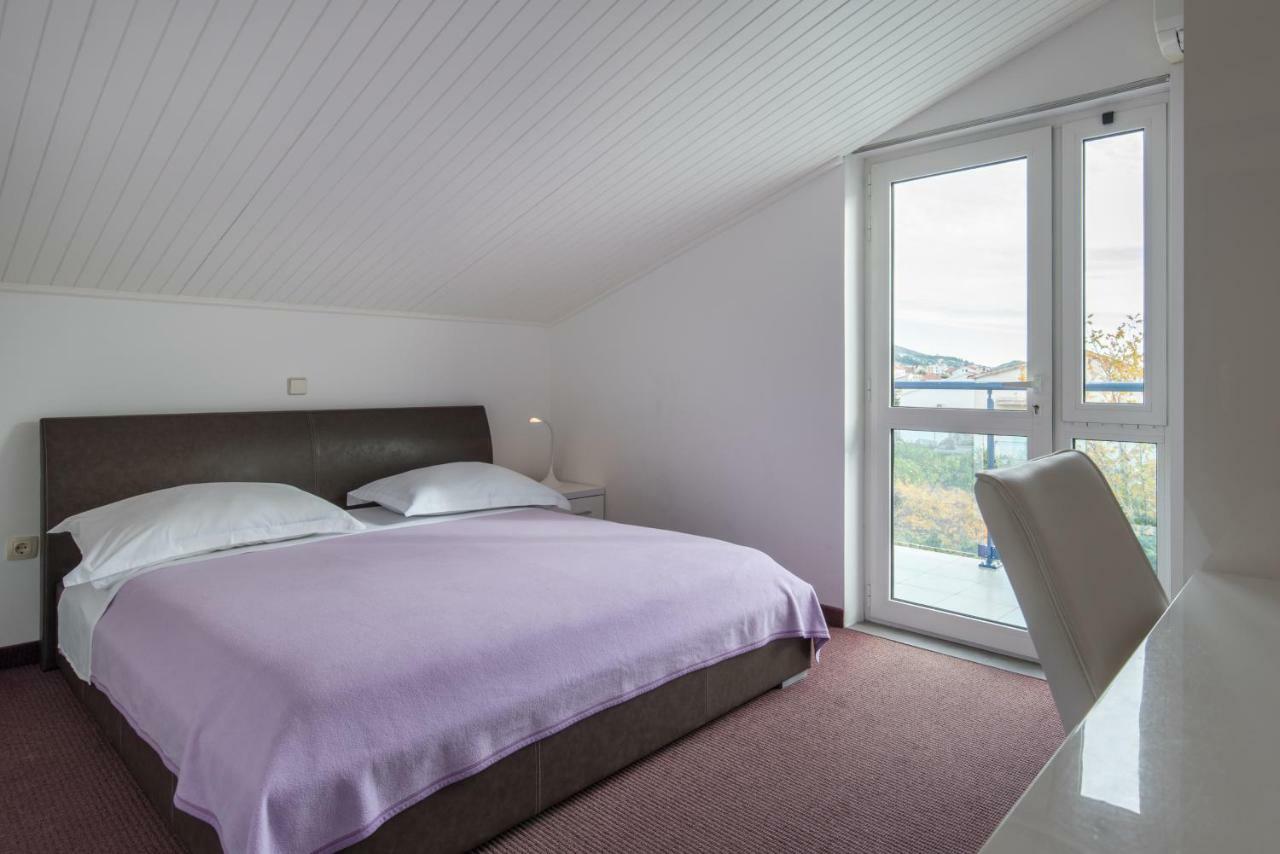 Beach Guesthouse Mediteran โปดสตรานา ภายนอก รูปภาพ